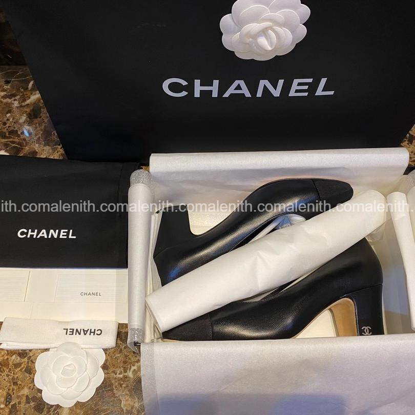 Black High Heel Pumps